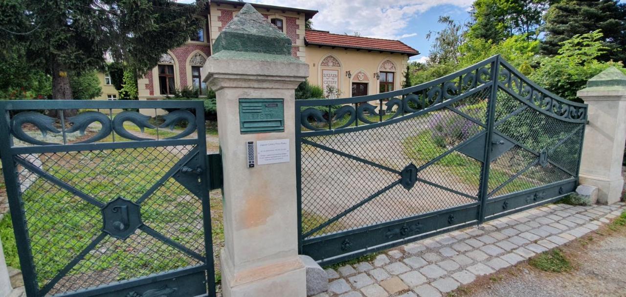 Villa Kliche Przerzeczyn-Zdroj エクステリア 写真