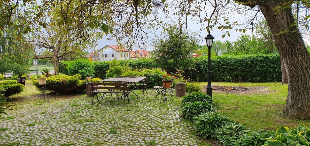 Villa Kliche Przerzeczyn-Zdroj エクステリア 写真